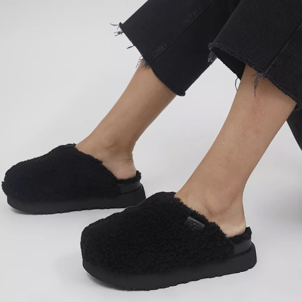 NWOT Women's Fuzz Sugar Slide Size 6 *Never Worn*